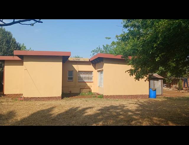 7 BEDROOM HOUSE FOR SALE IN CLAYVILLE